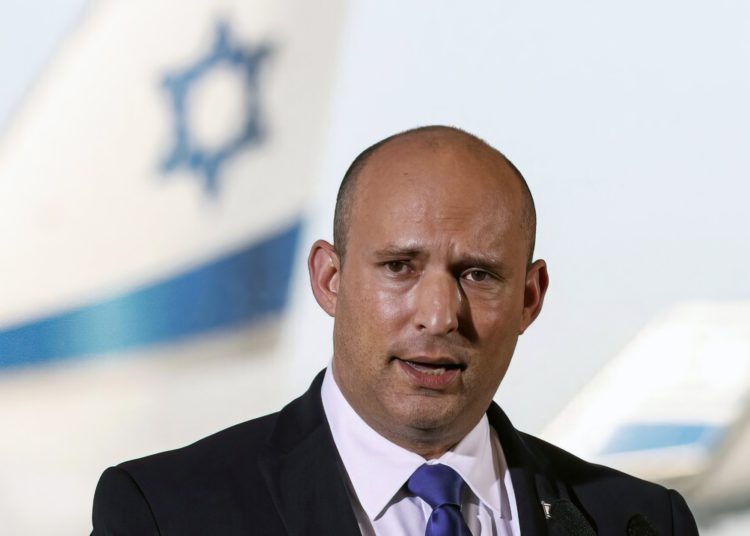 Bennett: Israel está vigilando la crisis en Líbano