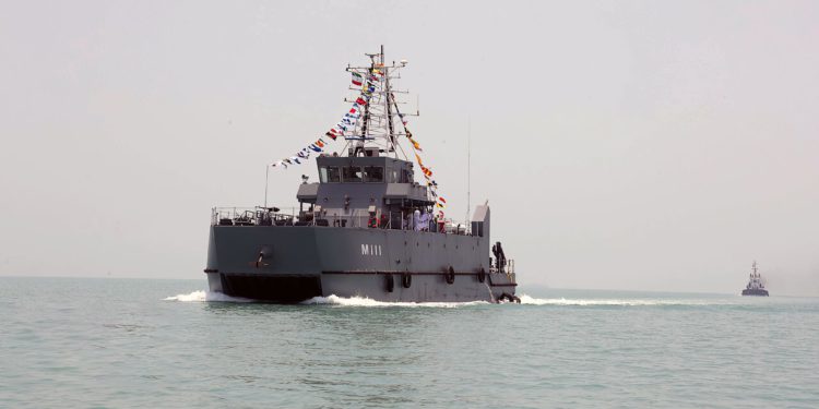 Dos nuevos buques de guerra se unen a la armada iraní