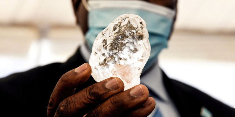 El tercer diamante más grande del mundo descubierto en Botsuana