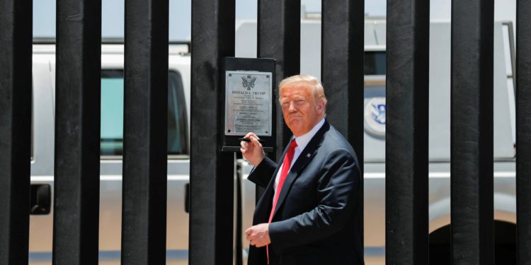 Yo construí el muro y Biden construyó una catástrofe humanitaria