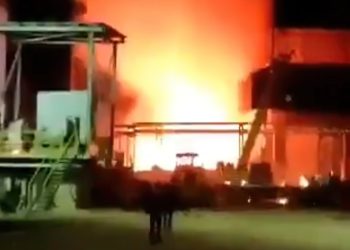 Gran explosión en una planta siderúrgica de Irán