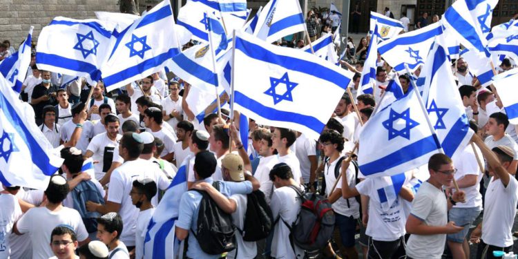 Netanyahu y Gantz llegan a un compromiso sobre la Marcha de las Banderas en Jerusalén