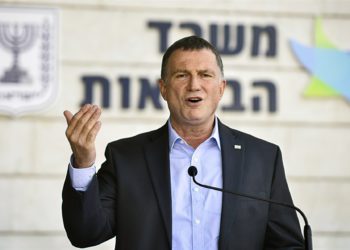 Israel suprimirá la obligación de llevar mascarilla en interiores