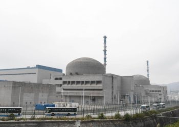 Estados Unidos evalúa fuga reportada en planta de energía nuclear china