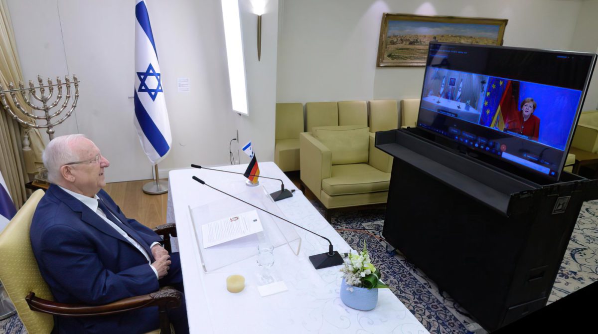 Rivlin mantiene una llamada de despedida con la canciller alemana Merkel