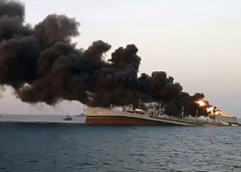 El barco más grande de la marina de Irán se incendió