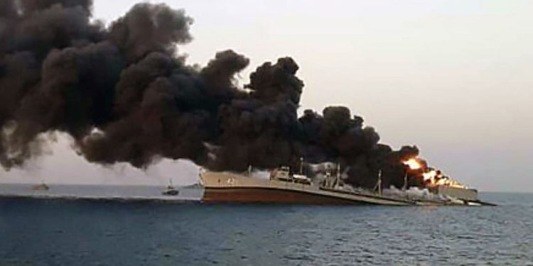 El barco más grande de la marina de Irán se incendió