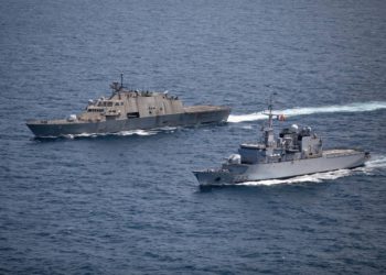 Armada de EE.UU y francesa demuestran interoperabilidad en el Caribe