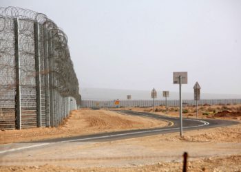 Soldado herido al frustrar el contrabando de armas en la frontera jordana