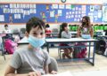 Informe: El uso de mascarilla en escuelas seguirá vigente