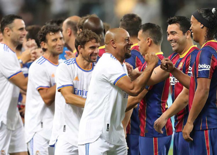 Ex estrellas del Real Madrid derrotan al FC Barcelona en Tel Aviv