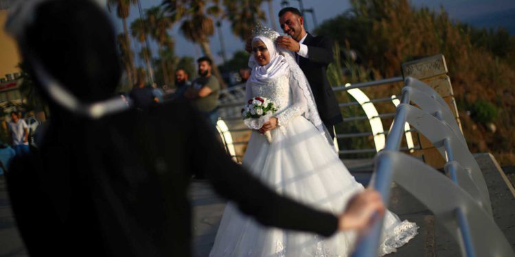 Mientras el Líbano colapsa, los miembros de Hezbolá disfrutan de bodas extravagantes