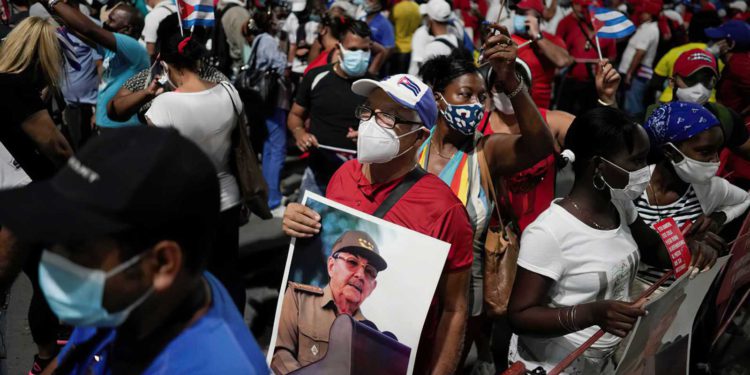 Cuba lucha contra la mayor tasa de infecciones por COVID en América Latina
