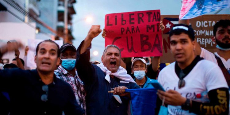 Las protestas en Cuba exponen la hipocresía moral de la izquierda estadounidense
