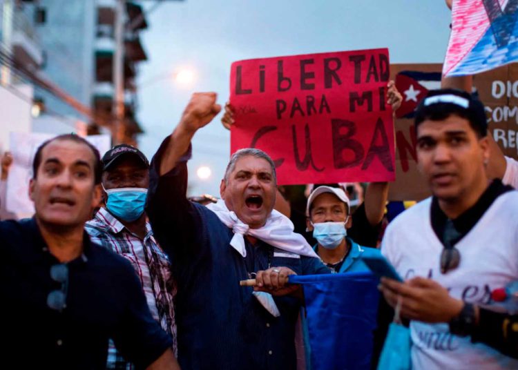 Las protestas en Cuba exponen la hipocresía moral de la izquierda estadounidense