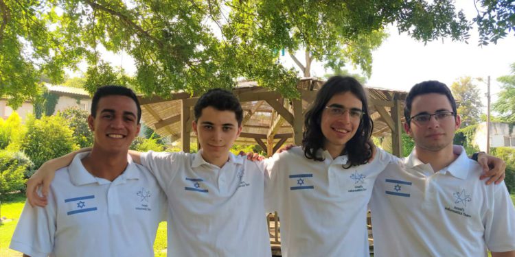 Delegación israelí gana medallas en competencia internacional de informática