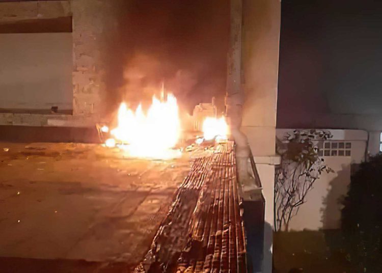 La Embajada de Cuba en París es ataque con cócteles molotov
