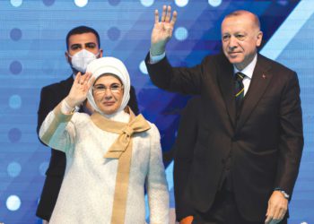 Partido gobernante turco busca mejorar los lazos con Israel tras llamada entre Erdogan y Herzog