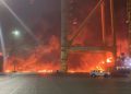 Gran explosión reportada en el puerto de Jebel Ali en Dubai