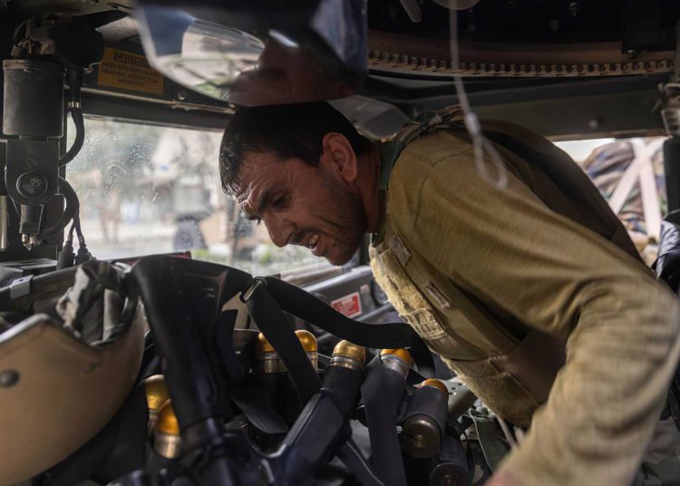 Comandos afganos quedan atrapados en violento enfrentamiento con los talibanes
