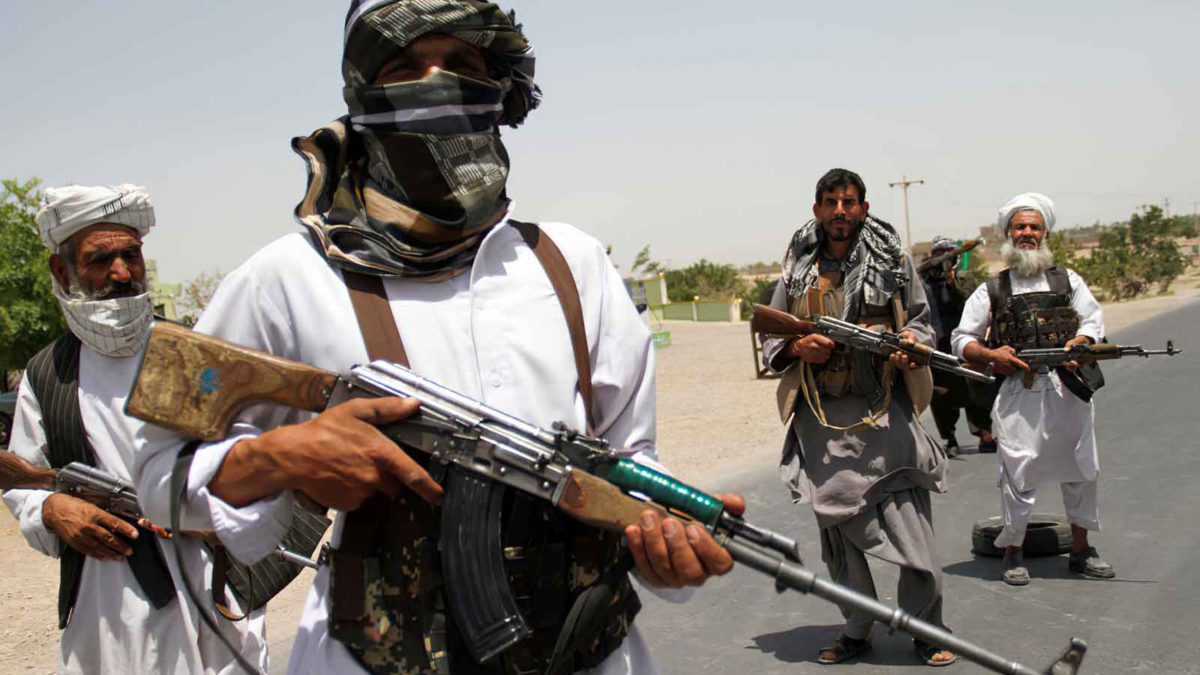 Talibanes expanden su control sobre el sur de Afganistán