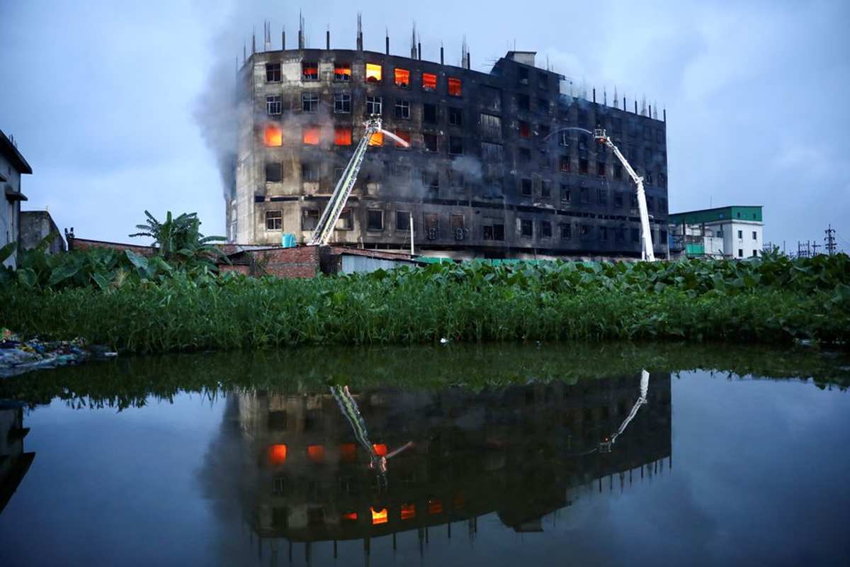 Incendio en fábrica de Bangladesh mata a 52 trabajadores