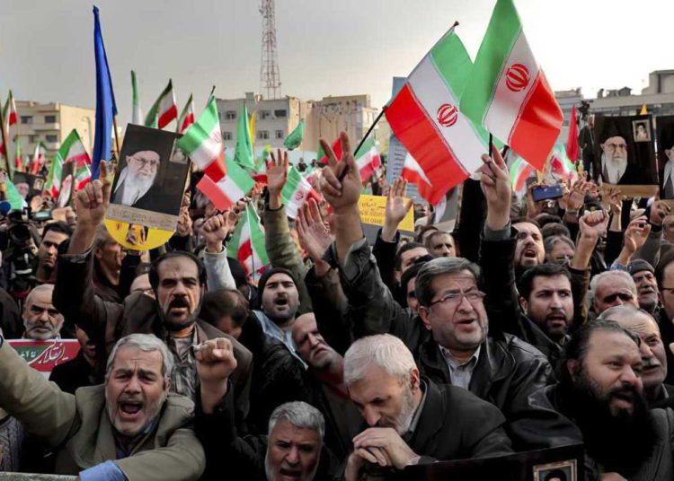¿Por qué no hay una condena internacional a las protestas en Irán?