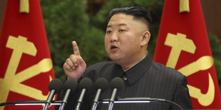 Kim Jong Un critica a las “fuerzas hostiles” que intentan frenar a China