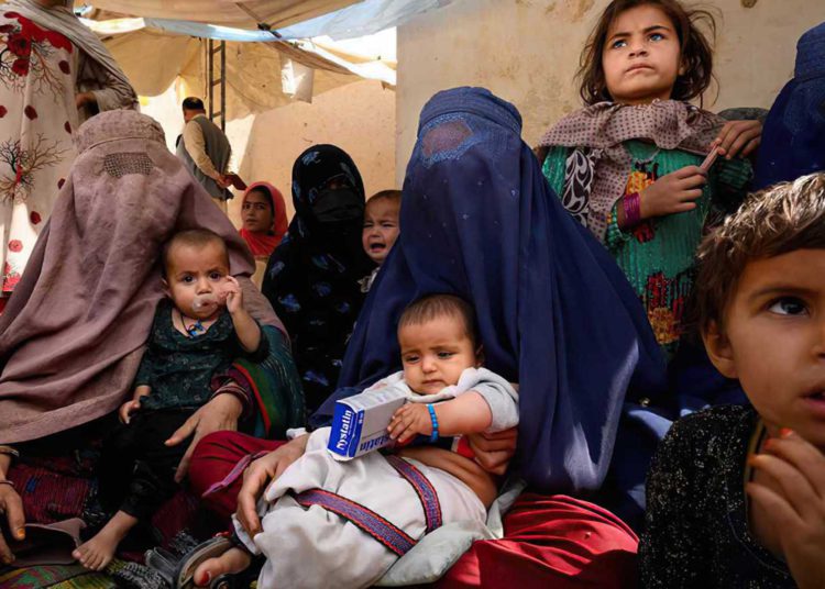 Enviada de la ONU a Afganistán emite desesperado pedido para evitar una catástrofe