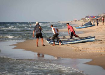 Israel amplía la zona de pesca de Gaza tras 4 días de restricciones