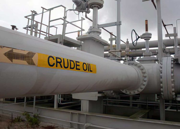 El petróleo sube por reducción de inventarios y el Brent supera los $75 por barril