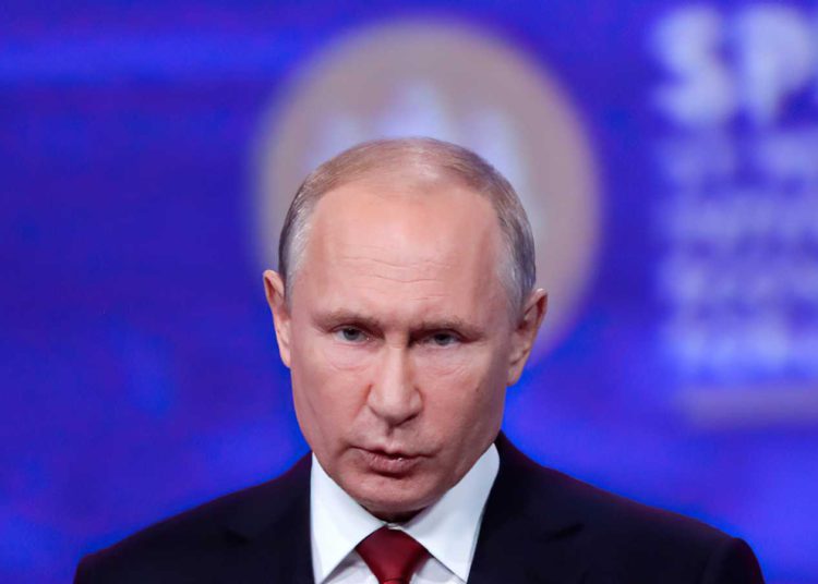 El Kremlin acusa a Occidente de intentar provocar una crisis económica en Rusia
