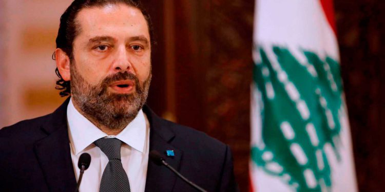 Primer ministro de Líbano renuncia en medio de una agobiante crisis política