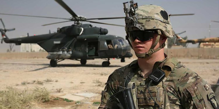 EE.UU. ofrece apoyo aéreo a las tropas afganas para contrarrestar la ofensiva talibán
