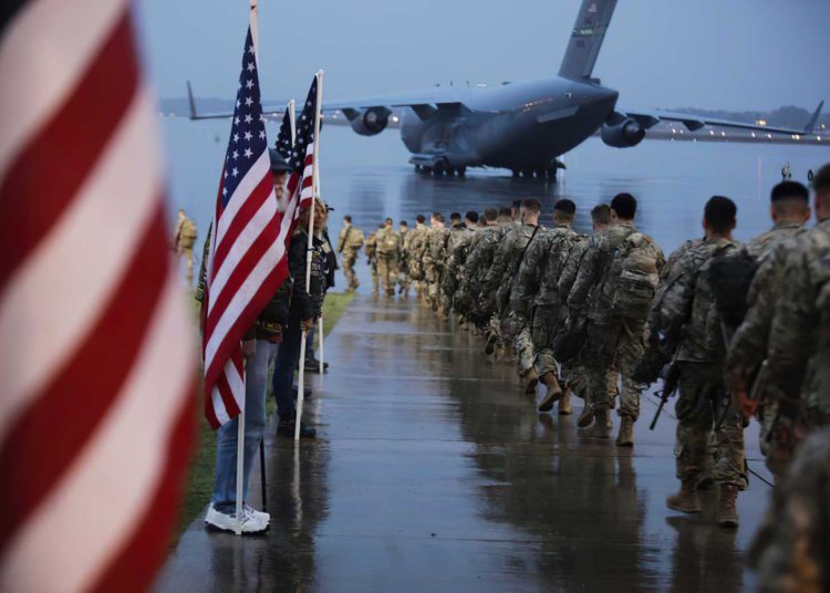 Irak asegura que Estados Unidos está discutiendo la retirada de tropas