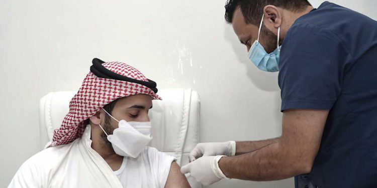 Arabia Saudita prohibirá el acceso a espacios públicos a personas no vacunadas