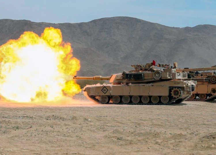 250 tanques M1 Abrams de fabricación estadounidense se dirigen a las puertas de Rusia
