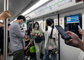 Las acciones de Asia se abren en silencio sobre el riesgo de China
