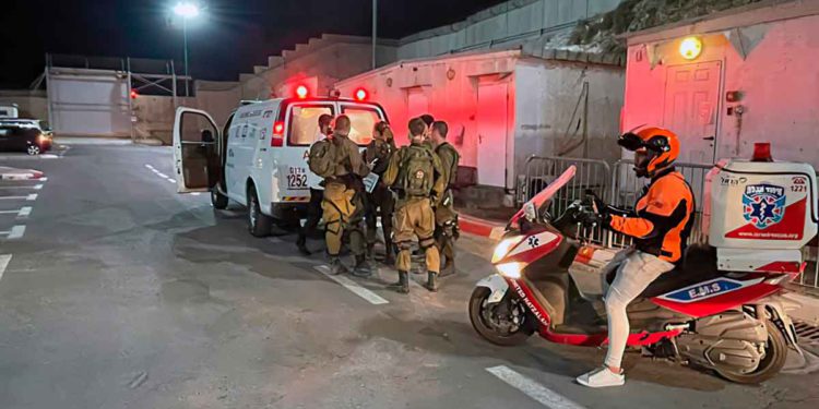 Ataque a tiros al norte de Jerusalén: un guardia de seguridad herido