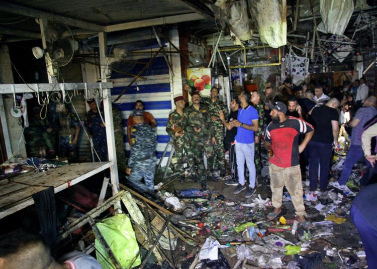 Islamistas asesinan a 30 personas con una bomba en un mercado de Bagdad