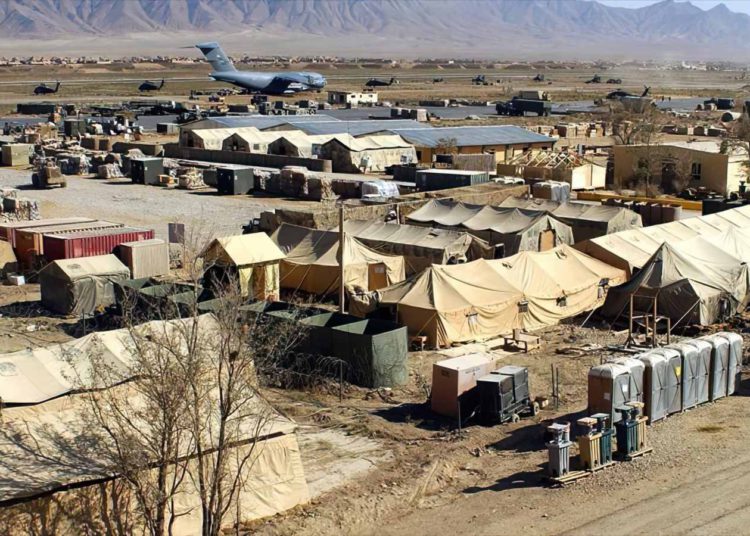 Saquean base aérea en Afganistán tras la retirada de tropas estadounidenses