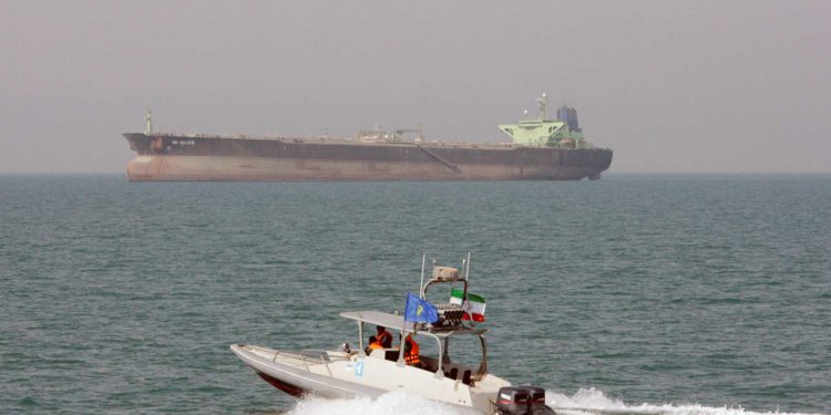 Mueren dos tripulantes en ataque a un barco operado por un empresario israelí frente a Omán