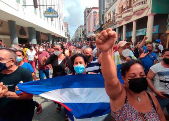 Los cubanos cambian el “Patria o muerte” por el grito de “Patria y vida”