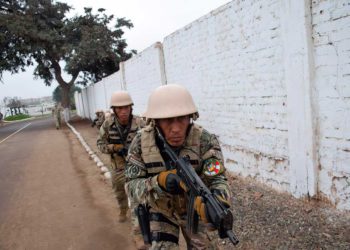 Las FDI entrenan a las fuerzas especiales de Perú