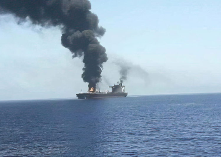 Funcionario israelí afirma que Irán está detrás del ataque al carguero en el océano Índico