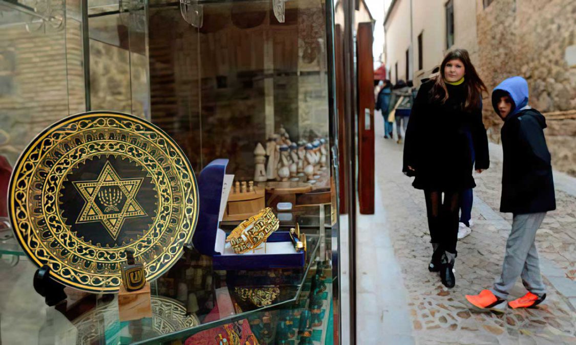 España rechaza miles de solicitudes de ciudadanía de judíos sefardíes