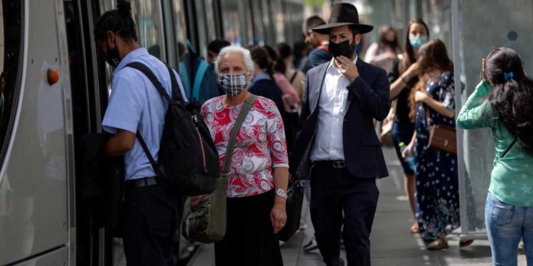 Los israelíes mayores de 67 años sin empleo se enfrentan a la crisis