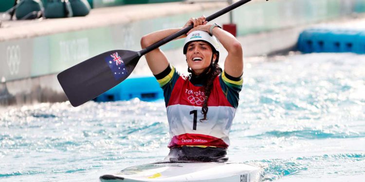 Palista judía australiana Jessica Fox gana el oro en eslalon de canoa