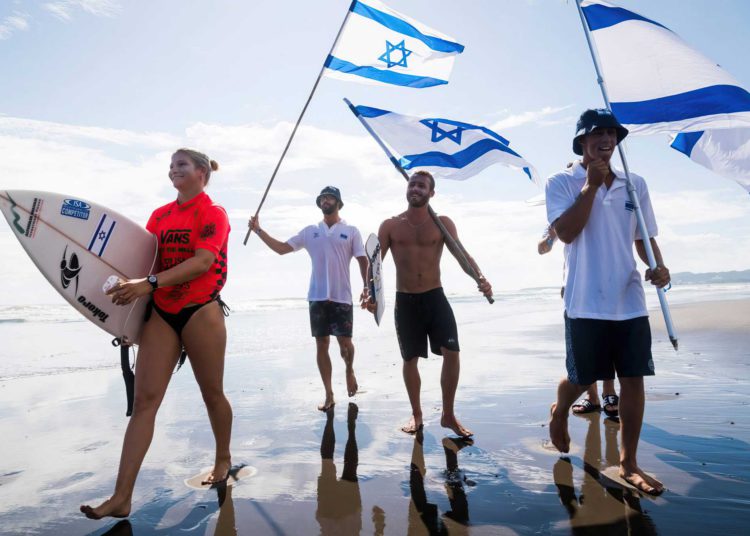 El solitario camino de la surfista Anat Lelior hacia los Juegos Olímpicos de Tokio desde las playas de Tel Aviv