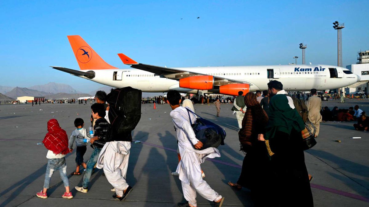 Afganos evacuados a Alemania describen escenas aterradoras en el aeropuerto de Kabul